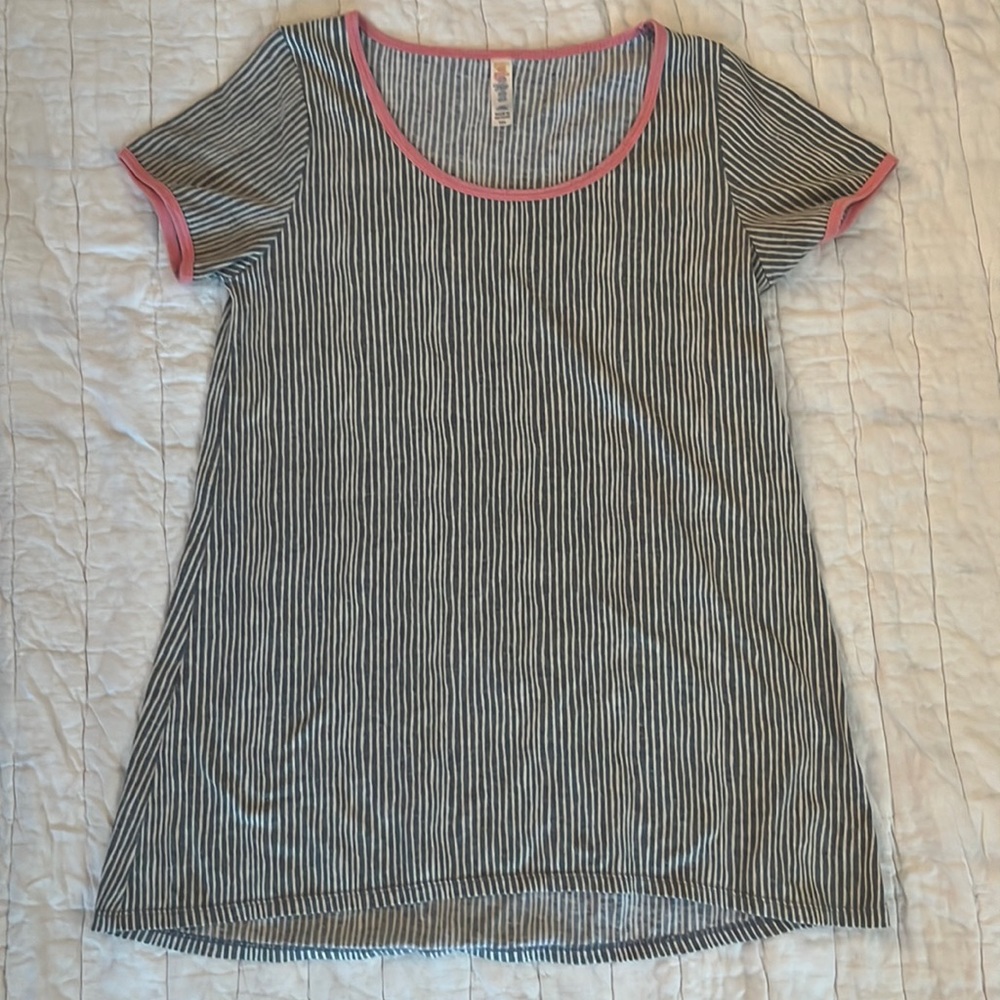 LuLaRoe classic T blue pin stripe with pink edge